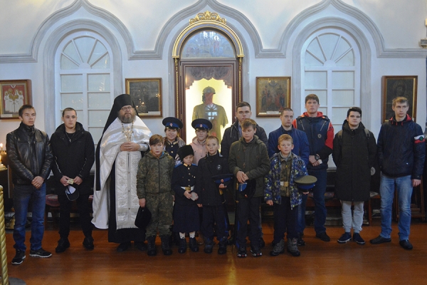18 октября 2019 г. – в связи с началом осеннего призыва 2019 г. насельник Далматовского монастыря иеромонах Иосиф (Бровкин) благословил призывников из Далматовского района у мощей прп. Далмата Исетского.
