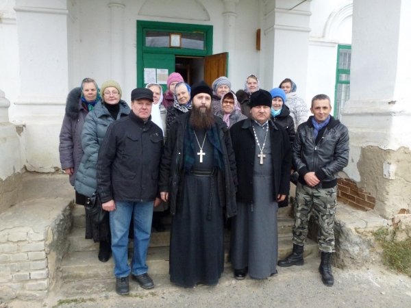 26 октября 2016 г. – в Николаевском храме г. Далматово состоялась встреча благочинного монастырского округа игумена Варнавы (Аверьянова) и настоятеля церкви протоиерея Евфимия Козловцева с руководством Управления охраны объектов культурного наследия