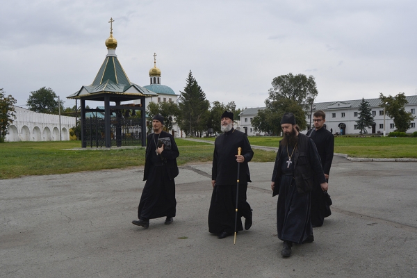 4 августа 2015 г.– Преосвященнейший Владимир, епископ Шадринский и Далматовский впервые после назначения и прибытия на Шадринскую кафедру посетил Далматовский монастырь с целью ознакомления с жизнью обители.