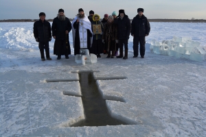 19 января 2023 г. – великое освящение воды в праздник Крещения Господня совершили клирики Далматовской обители в Скорбященском храме монастыря, приписных церквях, молитвенных домах Монастырского благочиния и на водоемах.