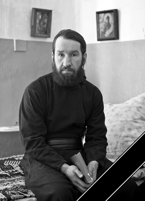 1 октября 2020 г. – по благословению Преосвященнейшего епископа Шадринского и Далматовского Владимира в Скорбященском храме Далматовского монастыря состоялось отпевание насельника обители послушника Евгения Шмидта.