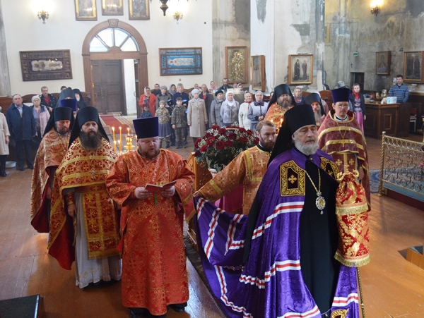 1 мая 2019 г. – в среду Светлой седмицы Божественную литургию в Далматовском монастыре отслужил Преосвященнейший Владимир, епископ Шадринский и Далматовский.