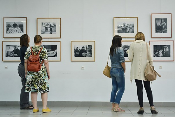 2 июля 2015 г. – в рамках межрегионального фотофорума «Соседи» в областном культурно-выставочном центре г. Кургана открылась выставка известного зауральского фотохудожника Андрея Хитайленко.