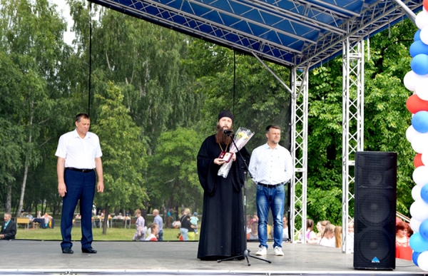 29 июня 2019 г. – в день празднования Дня города наместнику Далматовского монастыря игумену Варнаве (Аверьянову) была вручена памятная медаль «95 лет Далматовскому району».