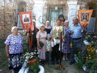 14 июля 2022 г. – Литургию в престольный праздник полуразрушенного храма в честь мчч. Космы и Дамиана с. Ключевское Далматовского р-на Монастырского благочиния отслужил в молебном доме насельник Далматовской обители иеромонах Иосиф (Бровкин).