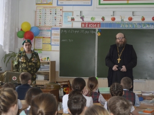 24 и 26 января 2017 г. – На "уроке мужества" в Далматовской начальной школе выступили перед учащимися насельник Далматовского монастыря иеромонах Иосиф (Бровкин) и руководитель Далматовской районной общественной организации ветеранов пограничной службы "Граница" А. И. Косинцев.