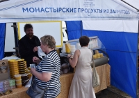 23 июля 2022 г. – Далматовский монастырь принял участие в Крестовской ярмарке, представив продукцию собственного подсобного хозяйства.