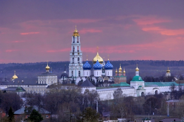 18 марта 2020 г. в Свято-Троицкой Сергиевой лавре состоялось общее собрание братии монастыря, на котором обсуждалась ситуация, связанная с распространением в мире инфекции COVID-19, а также синодальная инструкция духовенству по поводу этой инфекции.
