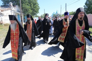 14 июля 2019 г. – наместник Далматовского монастыря игумен Варнава (Аверьянов) и эконом обители иеромонах Софроний (Григорьев) приняли участие в праздновании памяти сщмч. Аркадия Гаряева в Боровском женском монастыре.